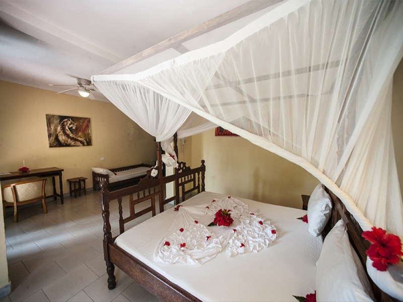 Palumbo Reef Beach Resort5